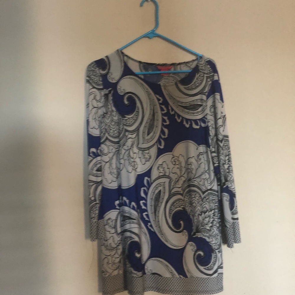 Blue whiteAnd white large paisley print shirt